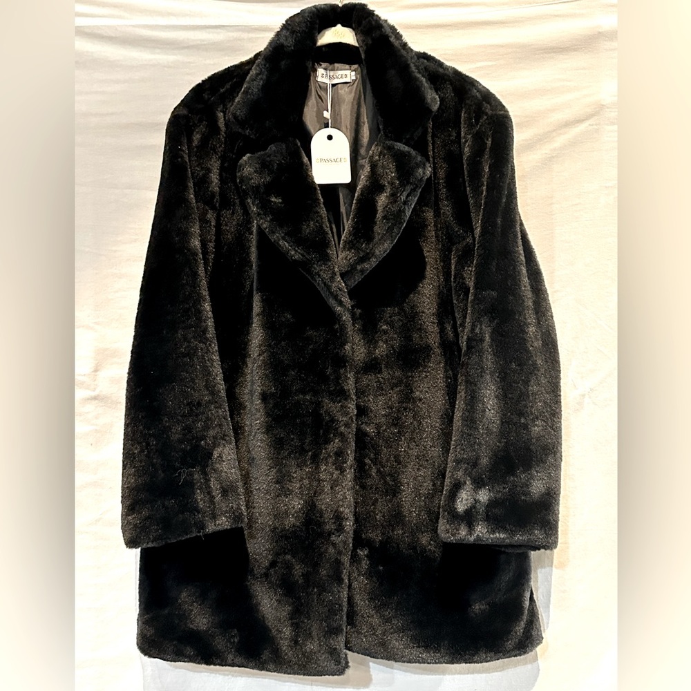 NWT - Passage Black Faux Fur Jacket With Matching Lining - Size Large